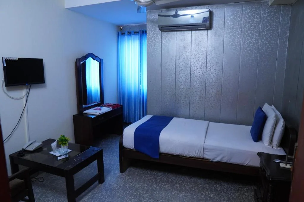 Affordable budget single room hotel Lahore city center National Hotel
