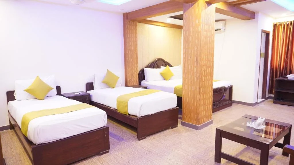 Deluxe family room with AC at National Hotel Lahore near Lakshmi Chowk